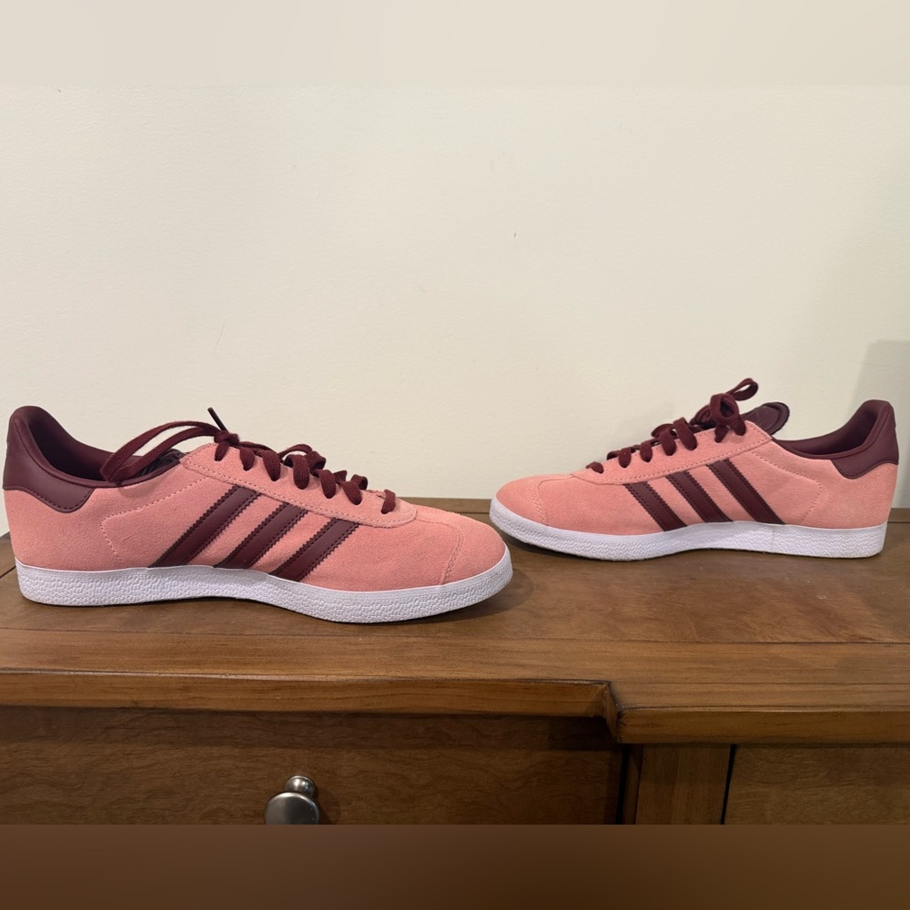 Adidas Men’s Size 9.5 Gazelle Super Pop Pink Shadow Red - Picture 2 of 11